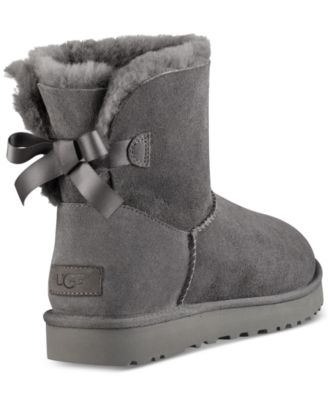 grey uggs with bows - ampamariamoliner 