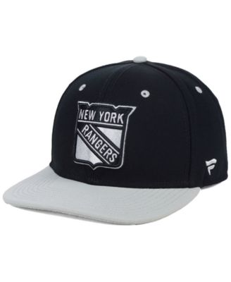 Authentic NHL Headwear - Blackout Emblem Snapback Cap