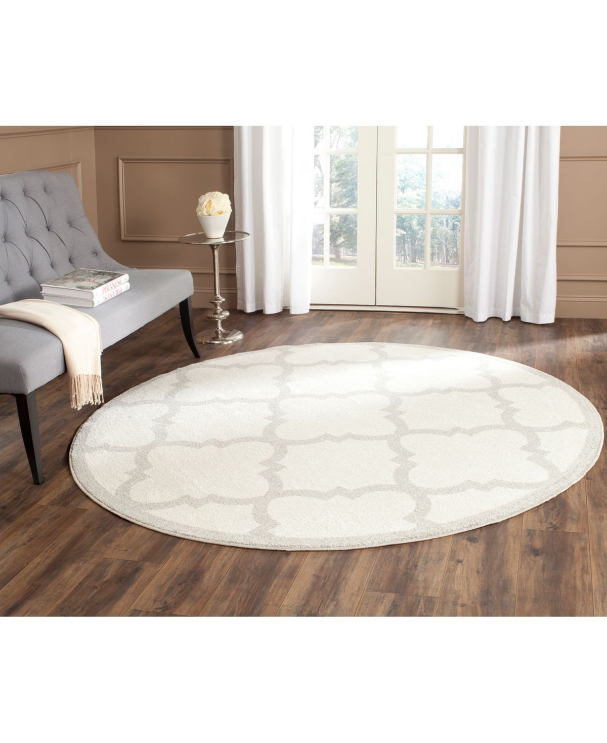Safavieh Amherst Beige and Light Gray 9' x 9' Round Area Rug - Beige