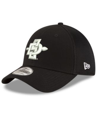 New Era - Black White Neo 39THIRTY Stretch Fitted Cap