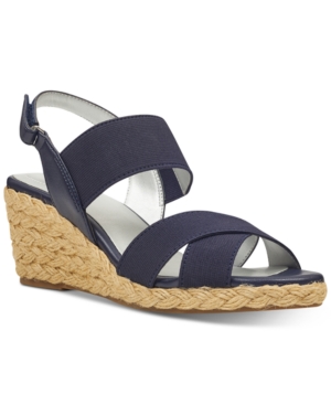 Women's Bandolino Hearsay Wedge Sandal size 9.5 