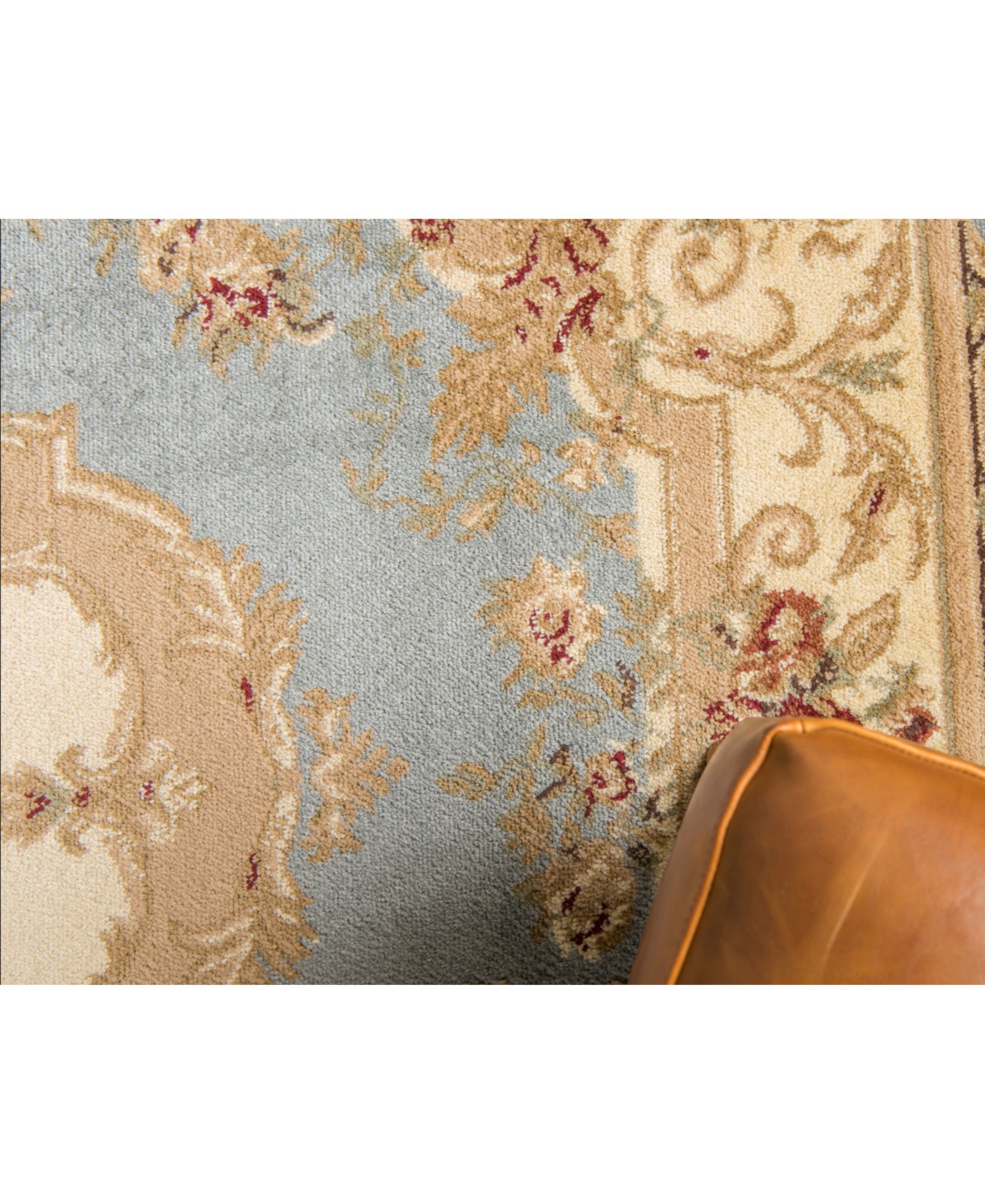 Bayshore Home Belvoir Blv3 7' x 10' Area Rug