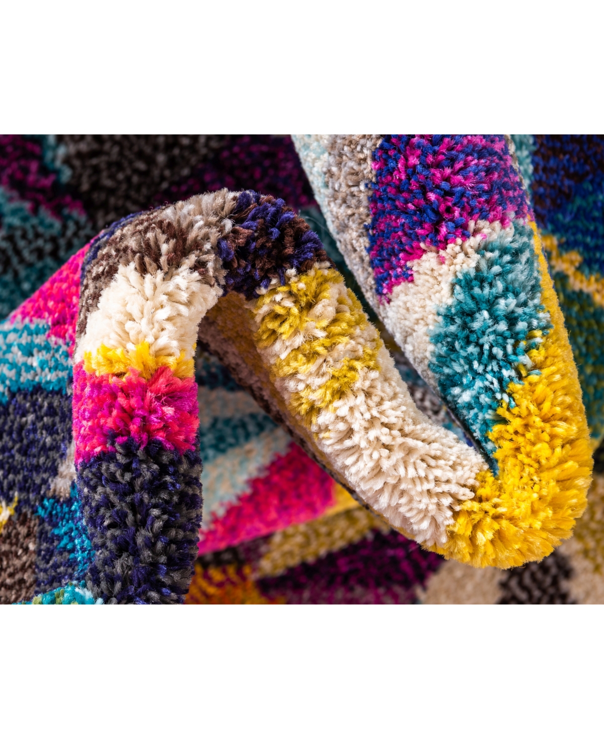 Bayshore Home Newwolf New110' Area Rug - Multi