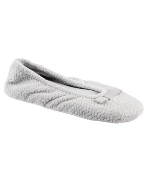 Женские тапочки Isotoner Signature Chevron Micro Terry Ballerina Slipper, цвет: Светлый серый