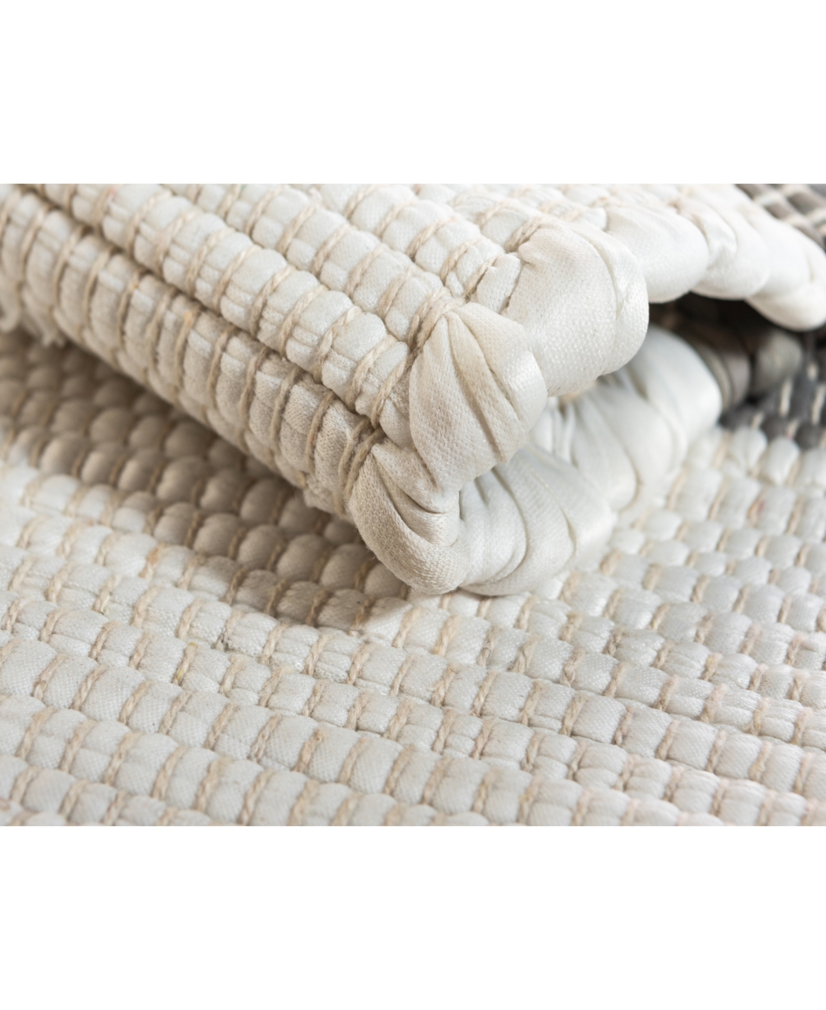Bayshore Home Jari Jar5 Area Rug