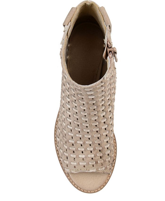 journee signature rachelle bootie