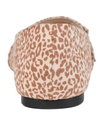 Women's Audrey Buckle Pointed Toe Ballet Flats