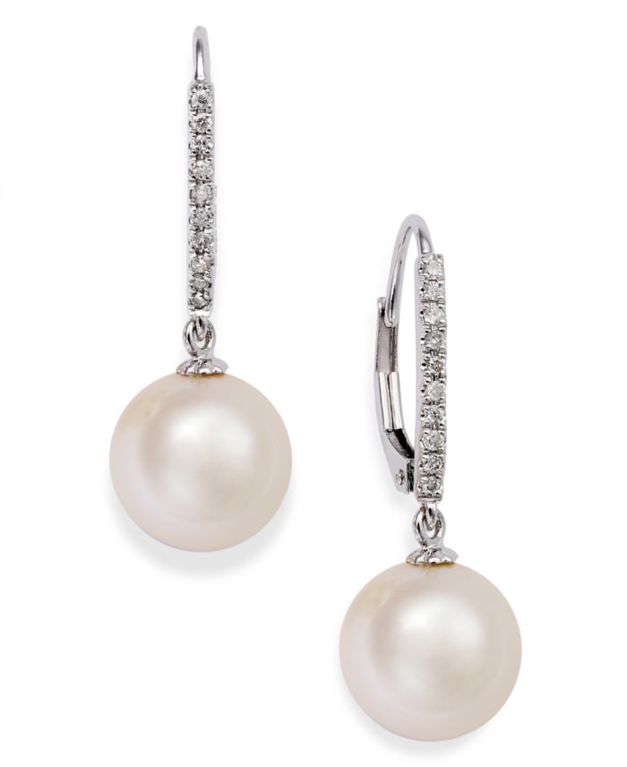 Cultured Freshwater Pearl (10mm) and Diamond (1/10 ct.t.w) Leverback