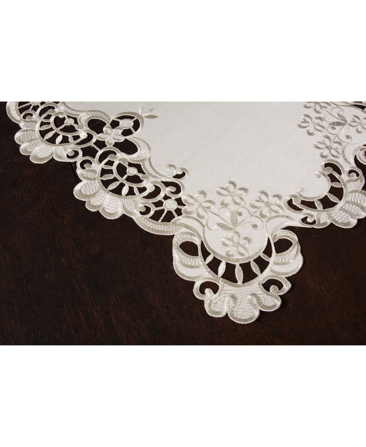Xia Home Fashions Scalloped Lace Embroidered Cutwork Placemats, 19