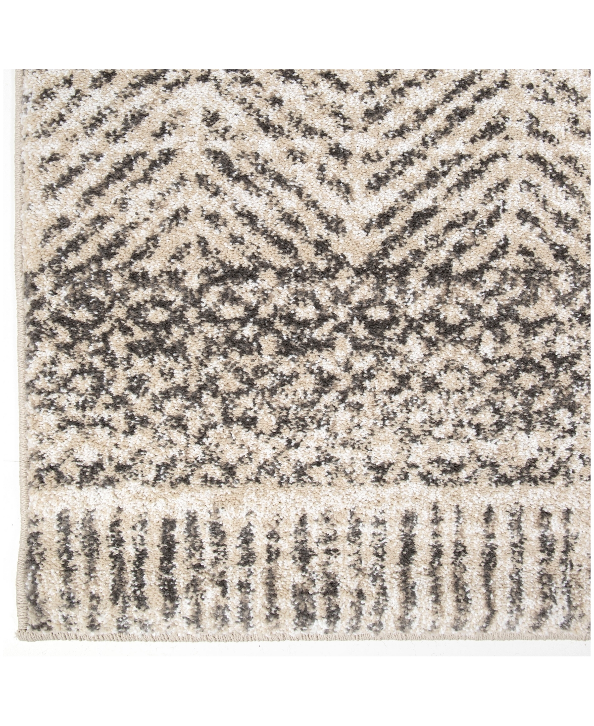 Orian Adagio ArrowheadArea Rug - Silver Tone