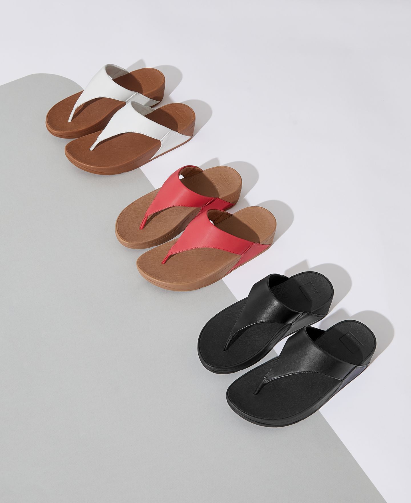 Женские сандалии FitFlop Lulu Toe-Post Wedge, цвет: Чёрный — фото 6