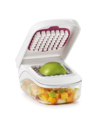 Vegetable Chopper with Easy-Pour Opening
