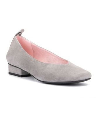 low heeled ballet shoes