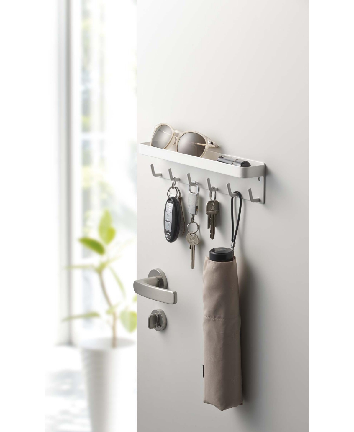 Smart Magnetic Key Rack With Tray - Black