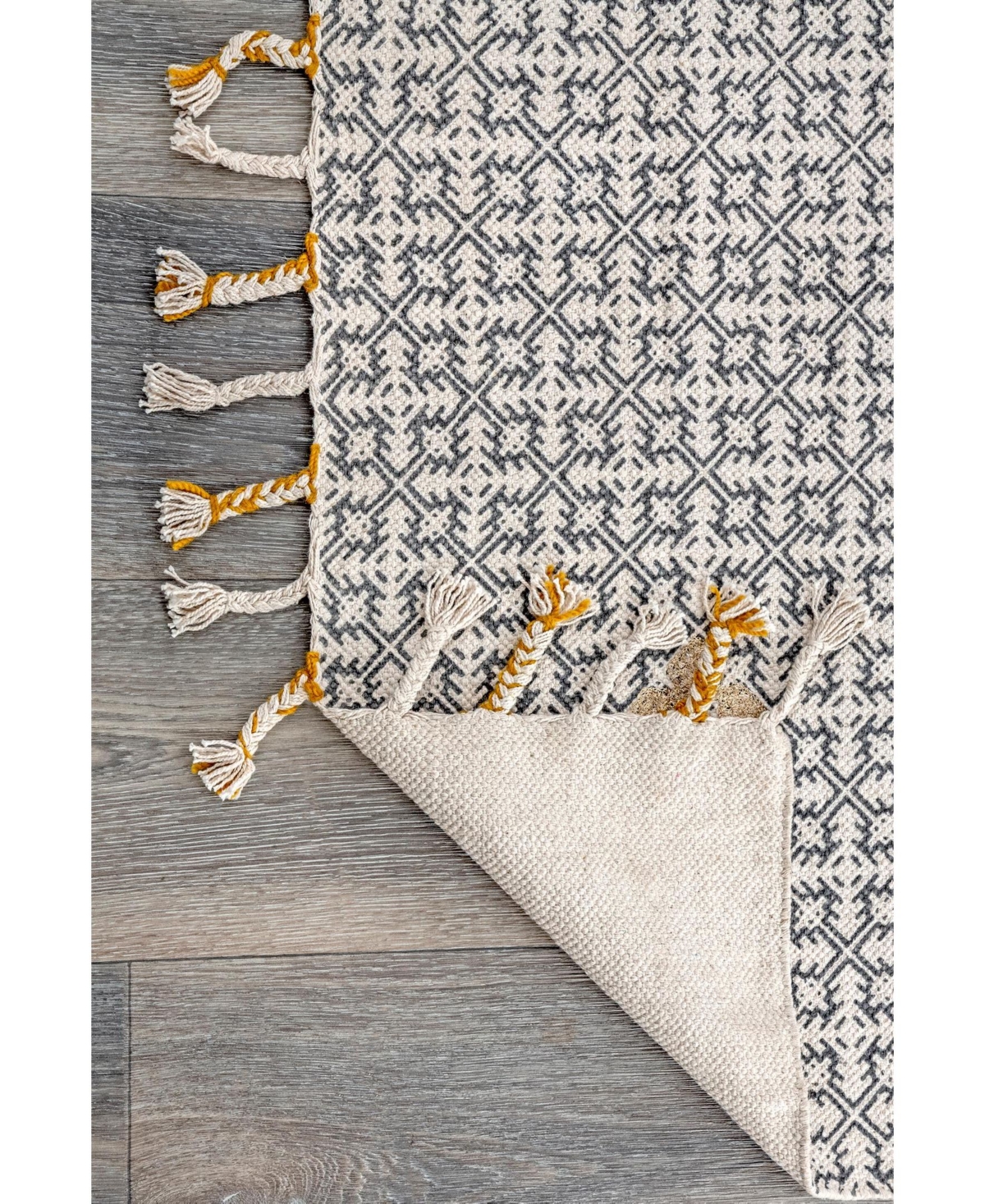 nuLoom Cherai Aliyah CloverArea Rug - Ivory