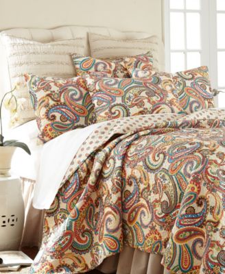 Alyssa Paisley Reversible Quilt Sets