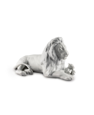 Lladrò Collectible Figurine, Lion With Cub In White