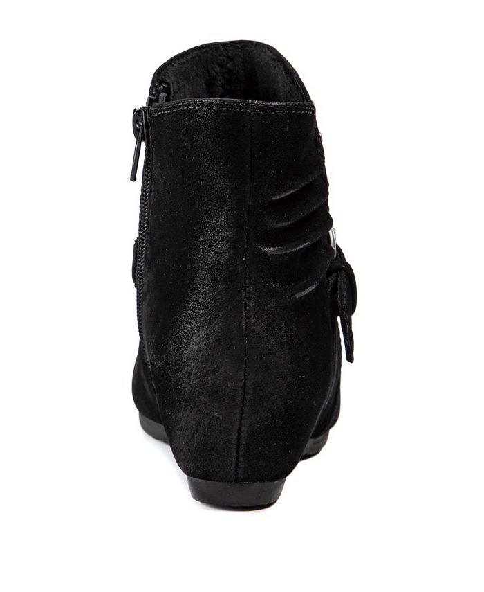 baretraps jaci wedge sneaker women's bootie