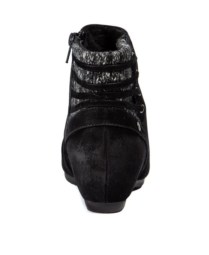 baretraps jaci wedge sneaker women's bootie