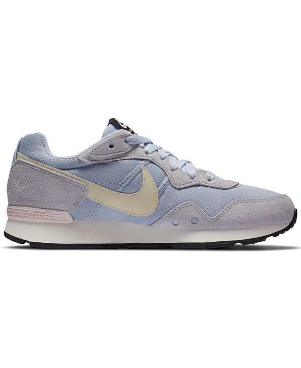 nike women's venture runner sneaker