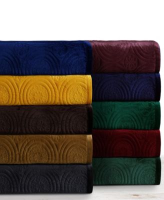 Capri Medallion Velvet Oversized Solid 3 Piece Quilt Set, Queen