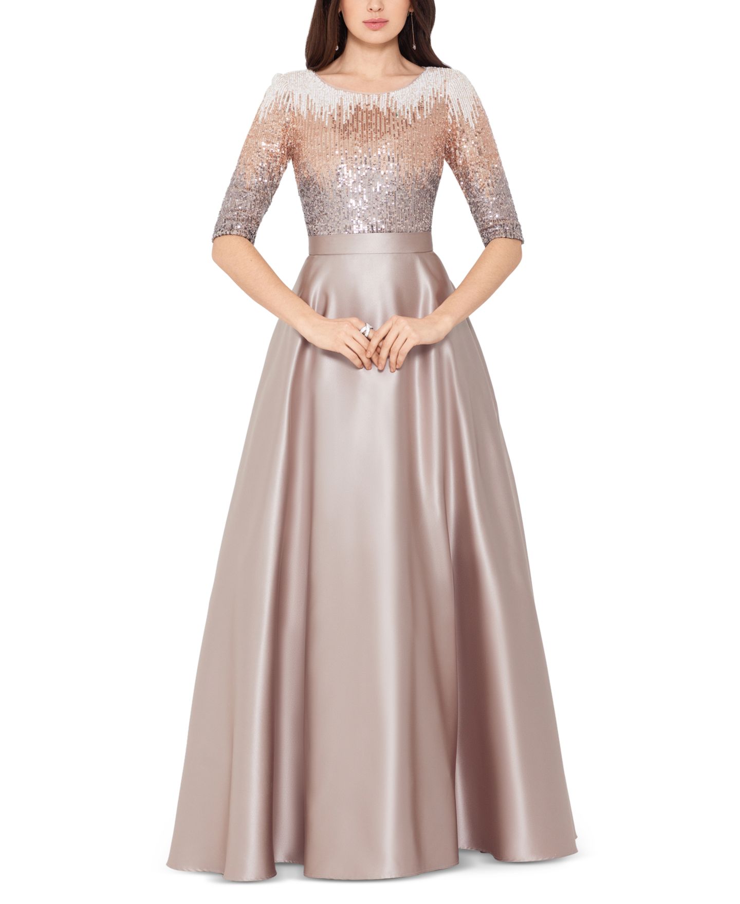 Женское платье Betsy & Adam Embellished Satin Gown, цвет: Мокко — фото 1