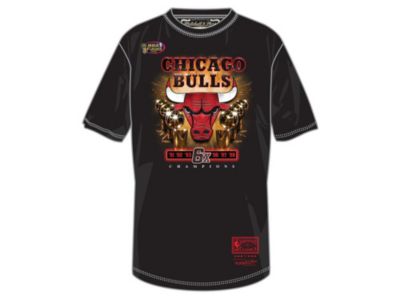 Mitchell & Ness - Chicago Bulls Men's Bulls 6X Trophy T-Shirt