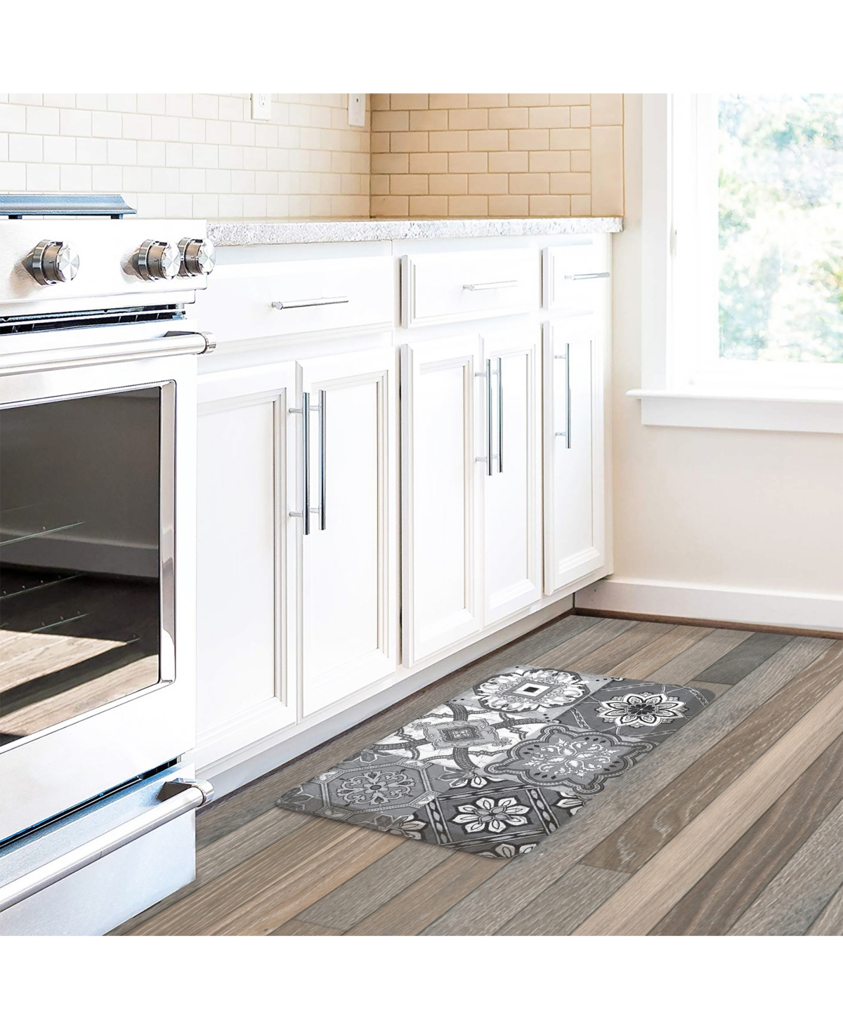 Laural HomeGranada Kitchen Mat - Gray