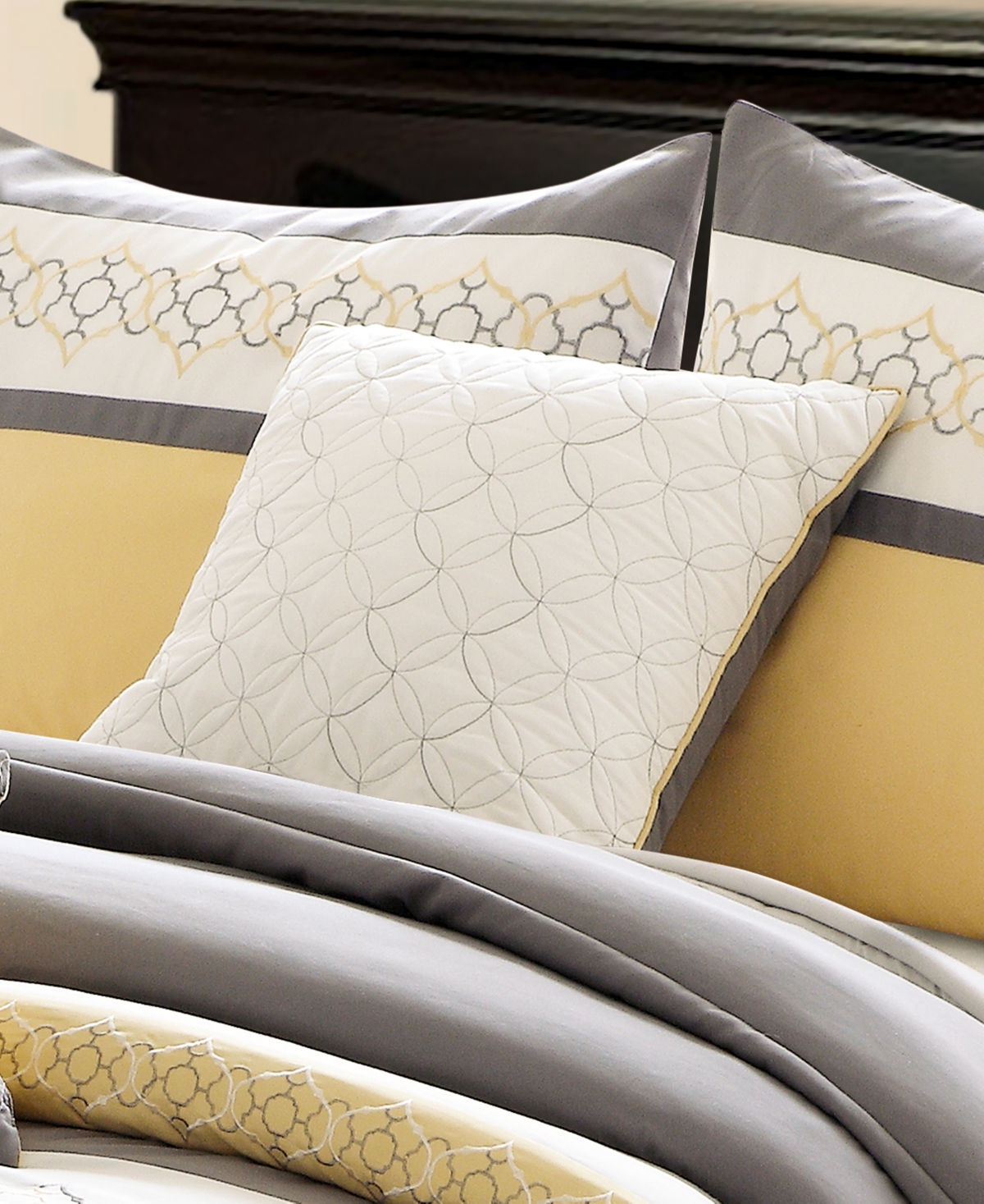 Riverbrook Home Verdugo 7-Pc. Comforter Set