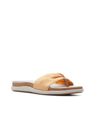 clarks cloud flip flops