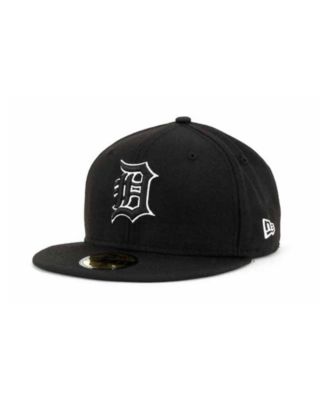 black detroit fitted hat