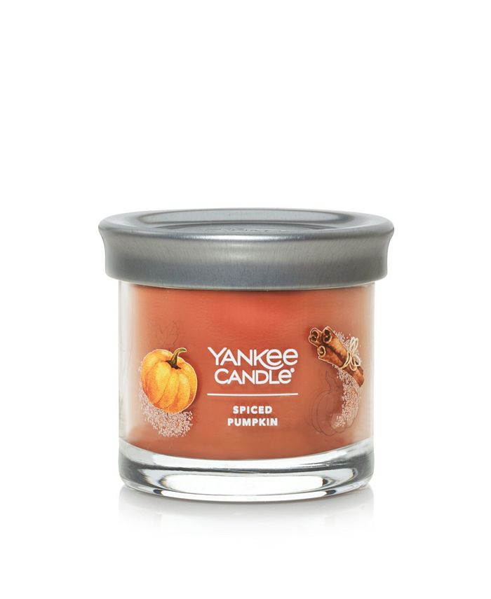 Yankee Candle Signature Small Tumbler Spiced Pumpkin Candle, 4.3 Oz