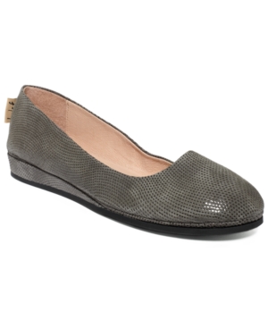 UPC 844385037219 - French Sole Fs/Ny Zeppa Wave Flats Women's Shoes ...