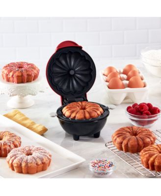 Dash Mini Bundt Cake Maker