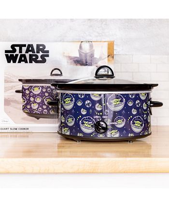 Uncanny Brands Star Wars 2-Quart Slow Cooker- Kitchen Appliance