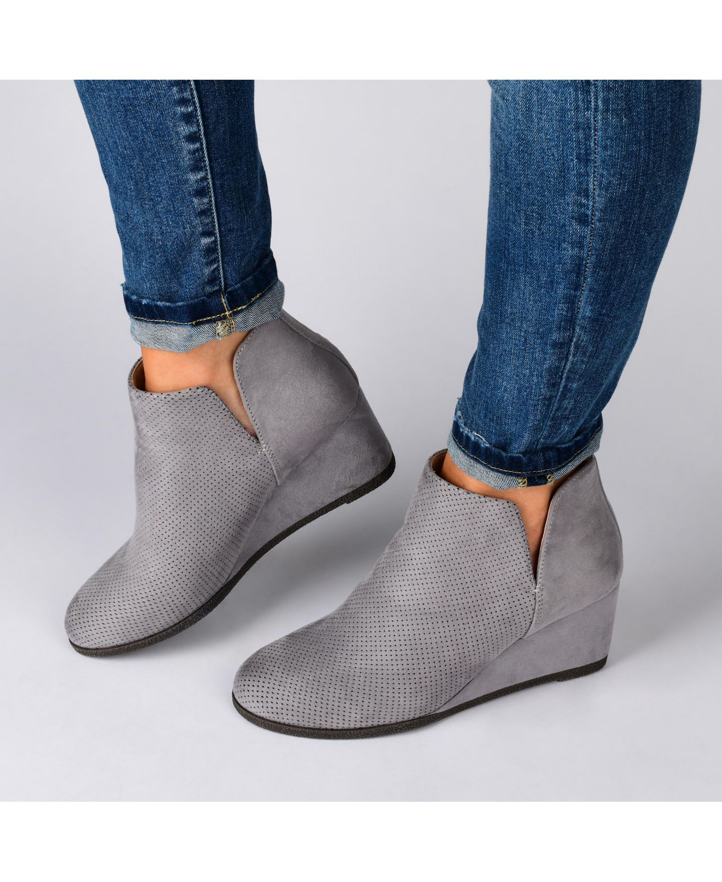 Женские ботинки Journee Collection Mylee Pull On Wedge Booties, цвет: Чёрный, вариант 1 — фото 5