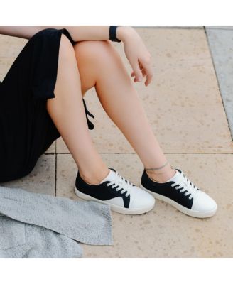 Women's Kyndra Sneakers