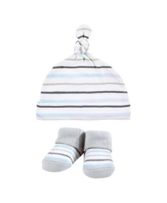 Youngster' Cap and Sock Pairing