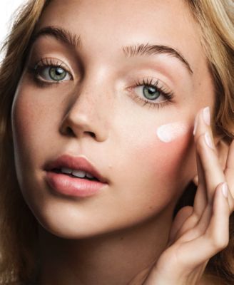 Studio Radiance Moisturizing + Illuminating Silky Primer, 30 ml