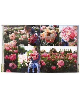 Floret Farm's A Year in Flowers: Designing Gorgeous Arrangements for Every Season (Flower Arranging Book, Bouquet and Floral Design Book) by Erin Benzakein