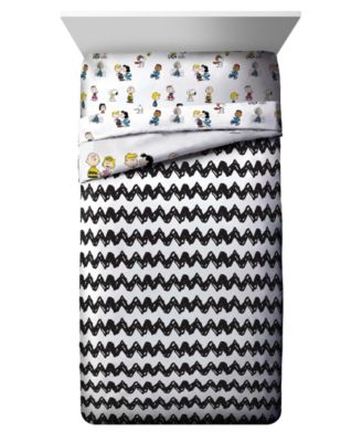 Peanuts Classic Peanuts 6 Piece Classic Pals Bed In a Bag, Full