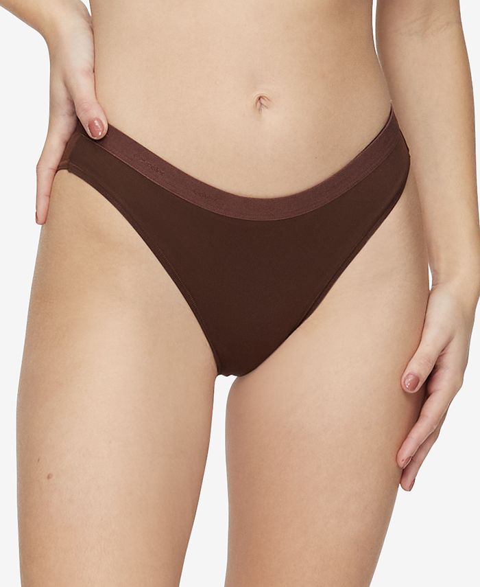 Buy Calvin Klein Underwear Mid Rise Lace Bikini Panties - NNNOW