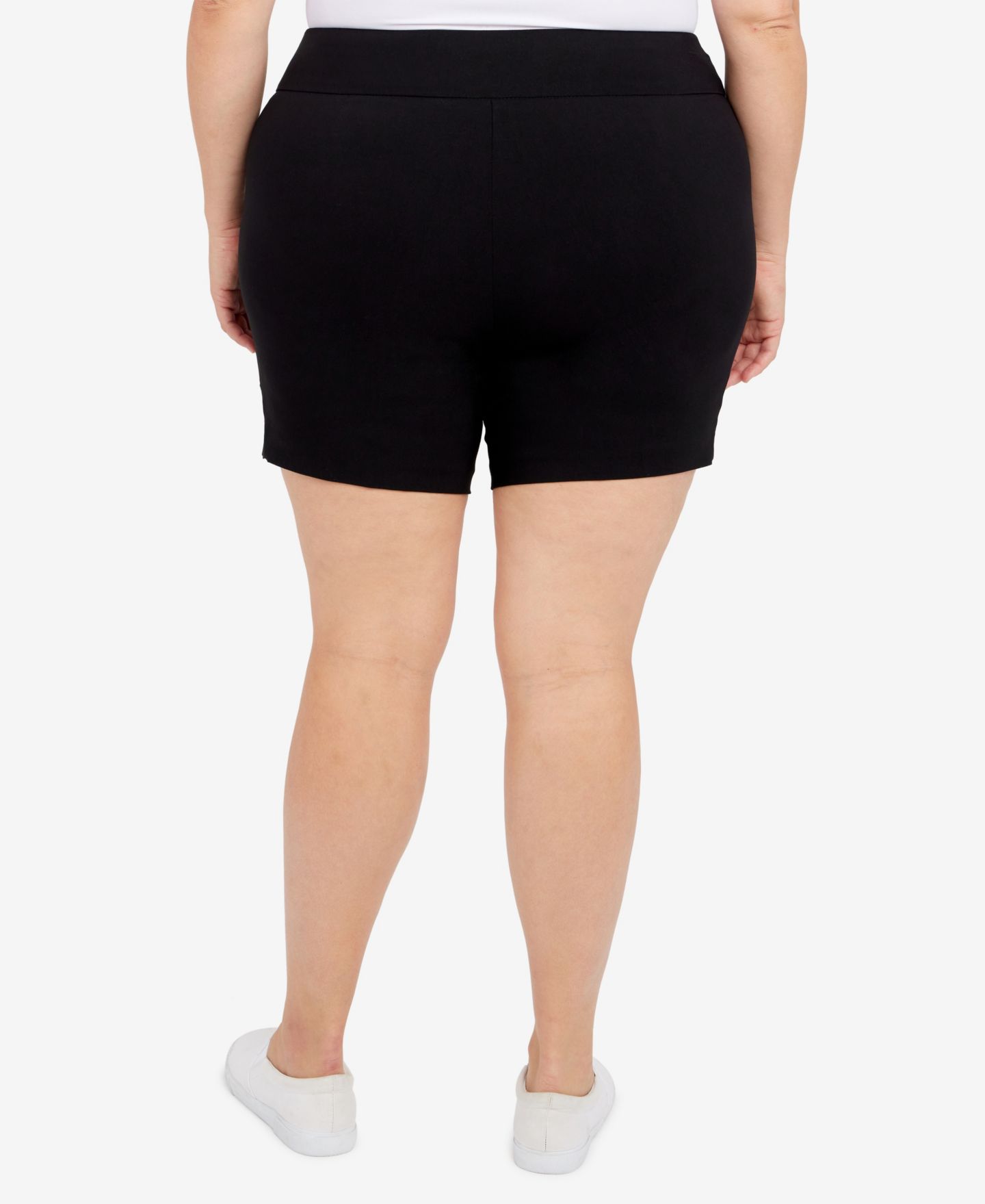 Женские шорты HEARTS OF PALM Plus Size Essentials Solid Color Tech Stretch Shorts with Elastic Waistband, цвет: Чёрный — фото 2