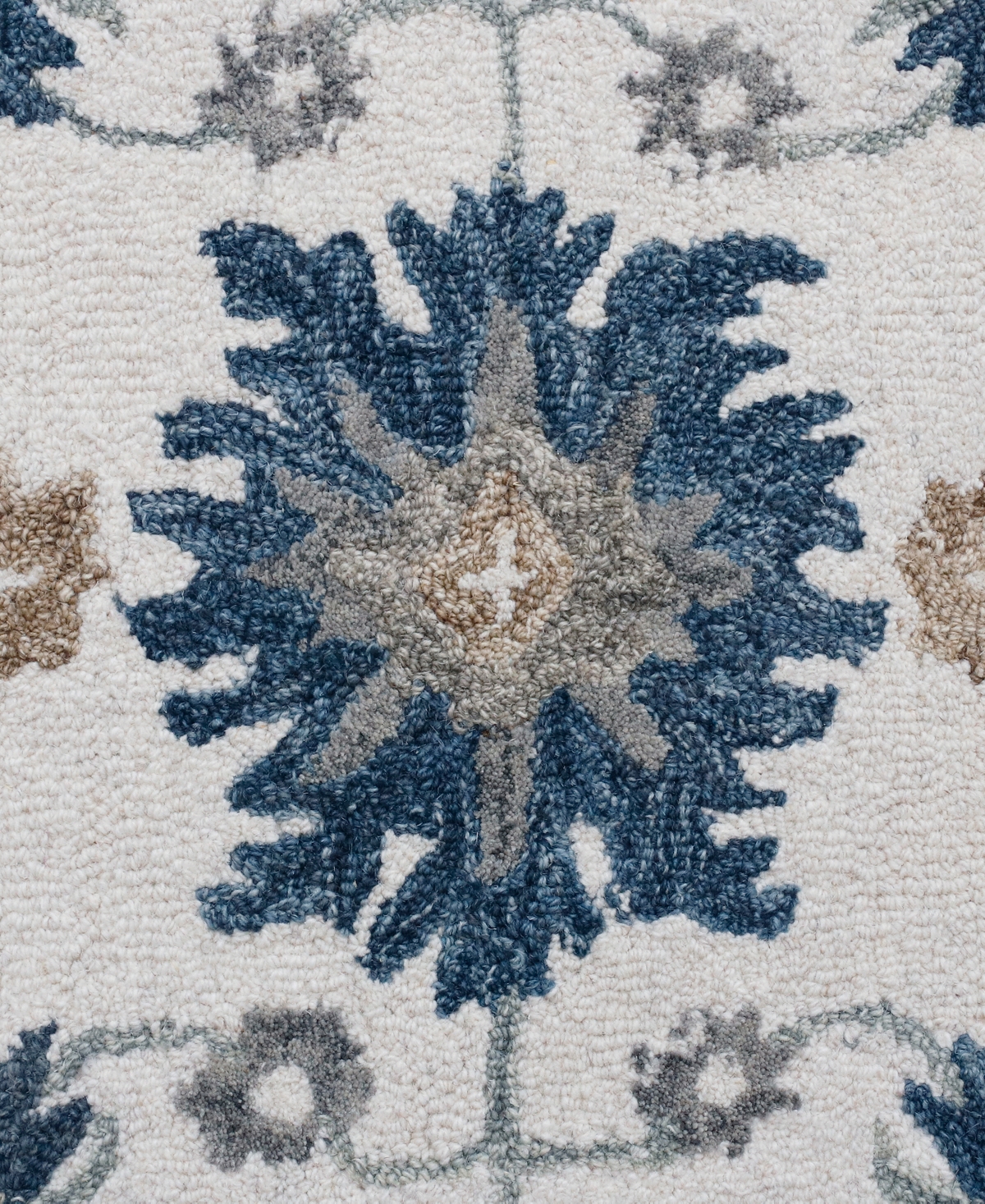 Lr Home Hans Hns-791 7'9" x 9'9" Area Rug