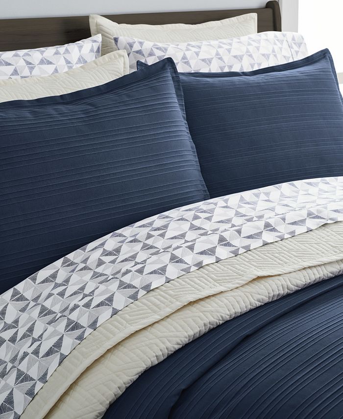 Scott Living Aero 3Piece Comforter Set, Queen Macy's