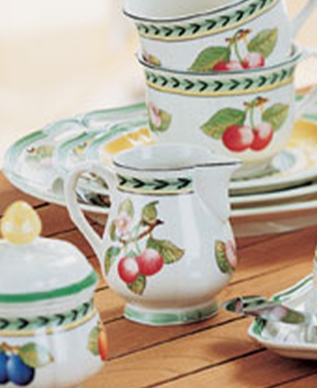 Villeroy & Boch French GardenCreamer, Premium Porcelain - Fleurence