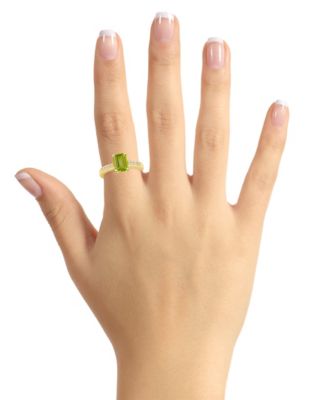 Peridot (1-3/4 ct .t.w.) and Diamond (1/8 ct .t.w.) Ring in 14K Yellow Gold