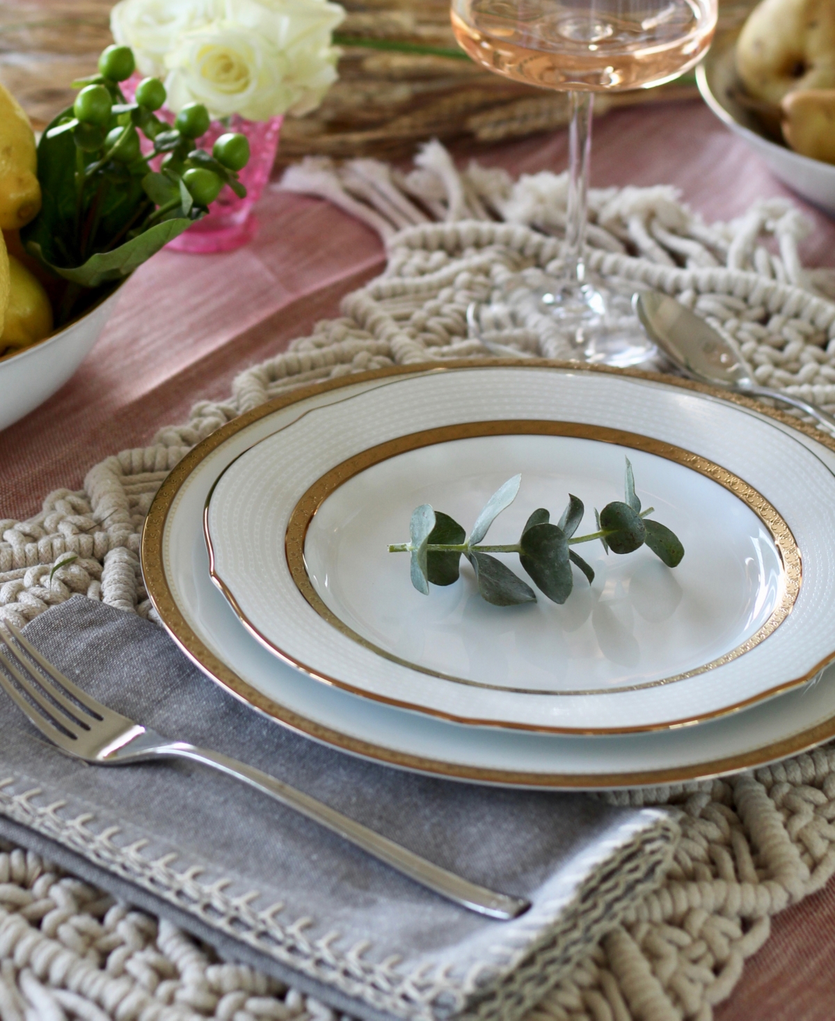 Noritake Charlotta Platinum 4 Piece 9'' Scalloped Accent Plates Set, Service For 4 In Gold