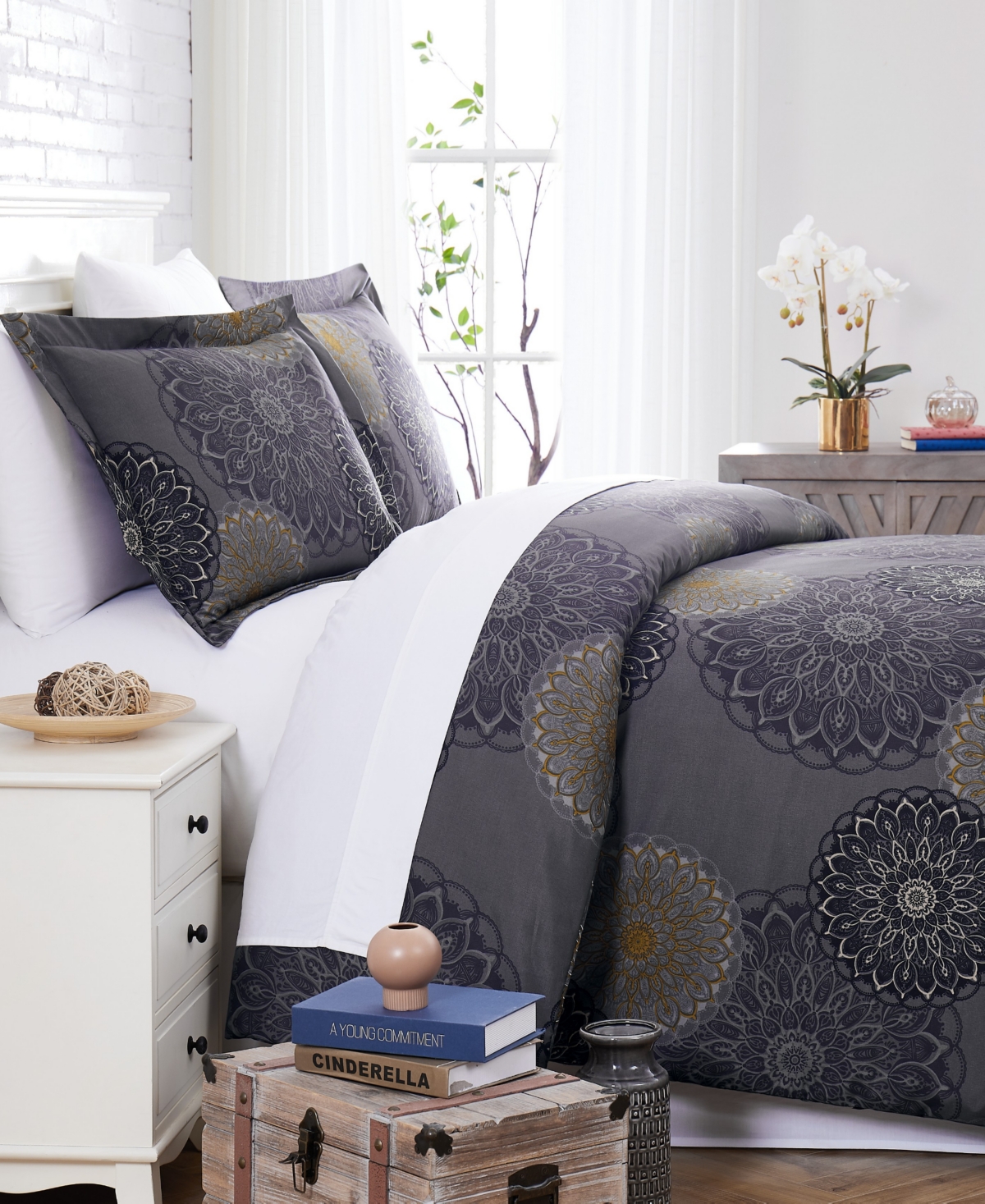 Southshore Fine Linens Midnight Floral 3-Pc. Comforter Set