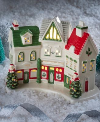 Christmas Tree Figural Light Up Shoppes